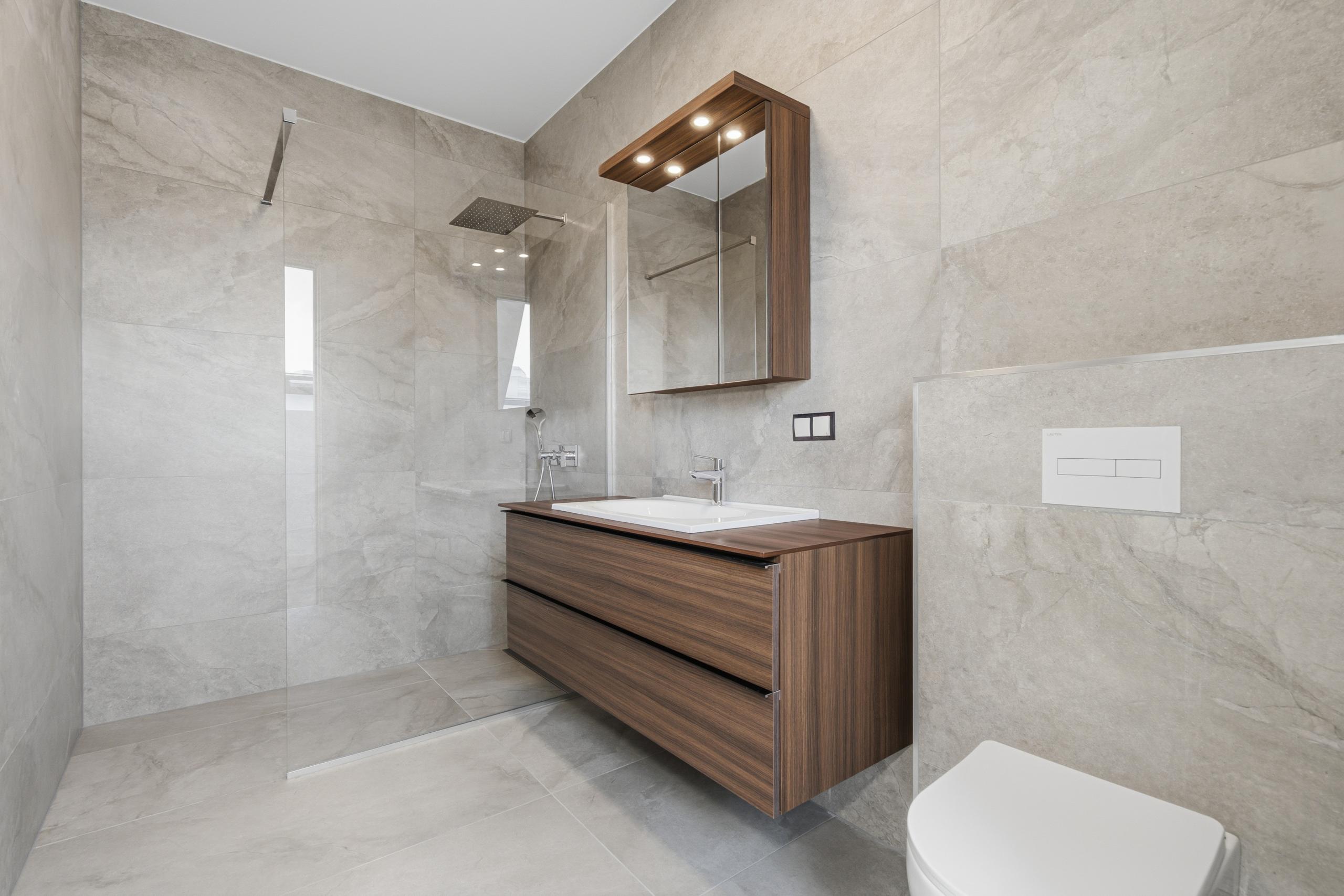 1. Etage Bad mit WC